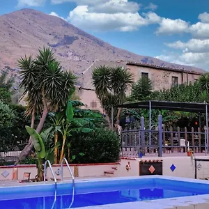 casa-vacanze-fondaco-di-scillato.sicilyhotelsitaly.net/