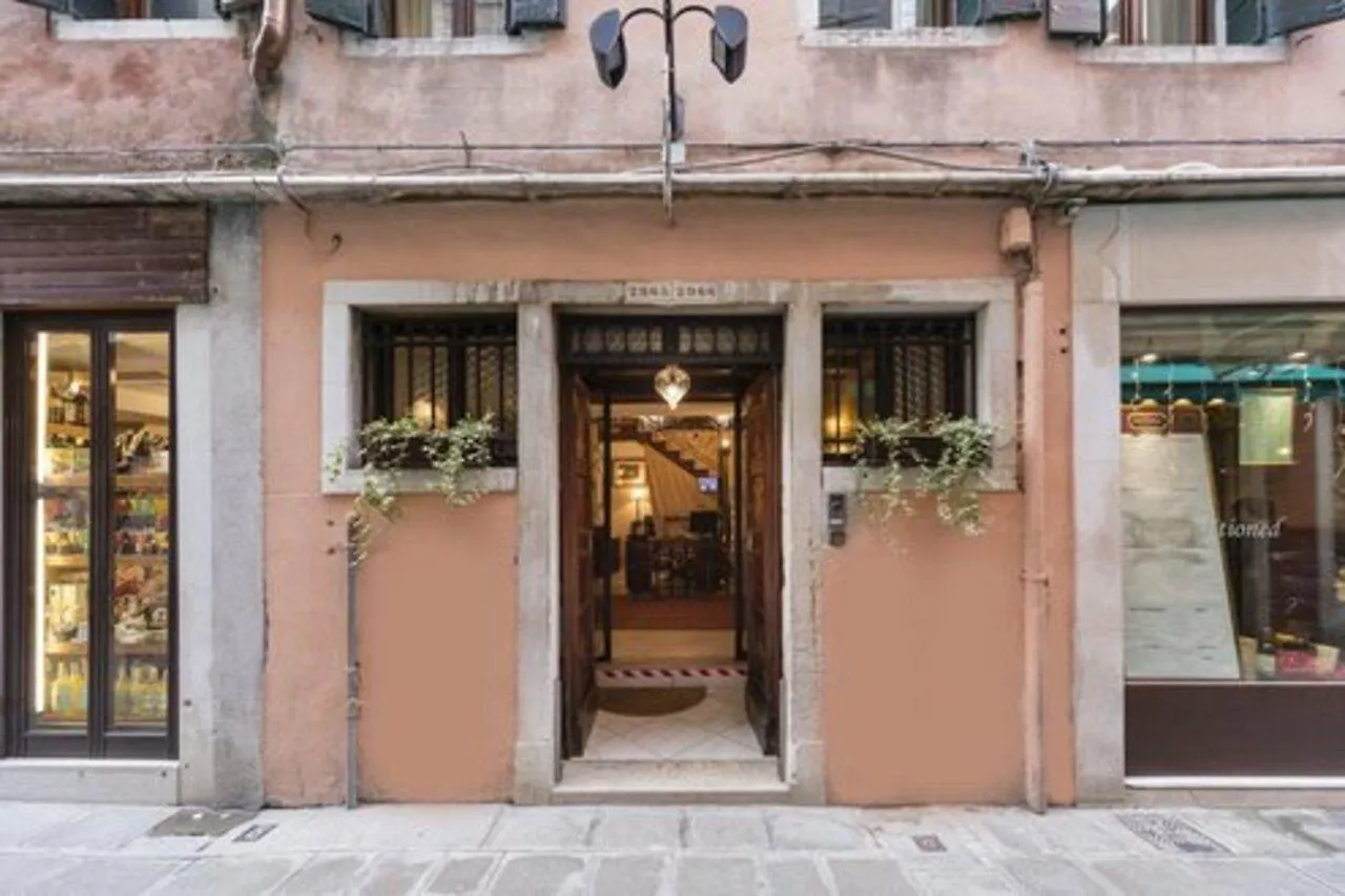 *** Guest house Locanda Art Deco Venice Italy